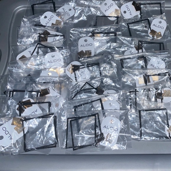 Lot if Aldo Jersey 100+ items clear out Valued over $900 - Picture 6 of 10